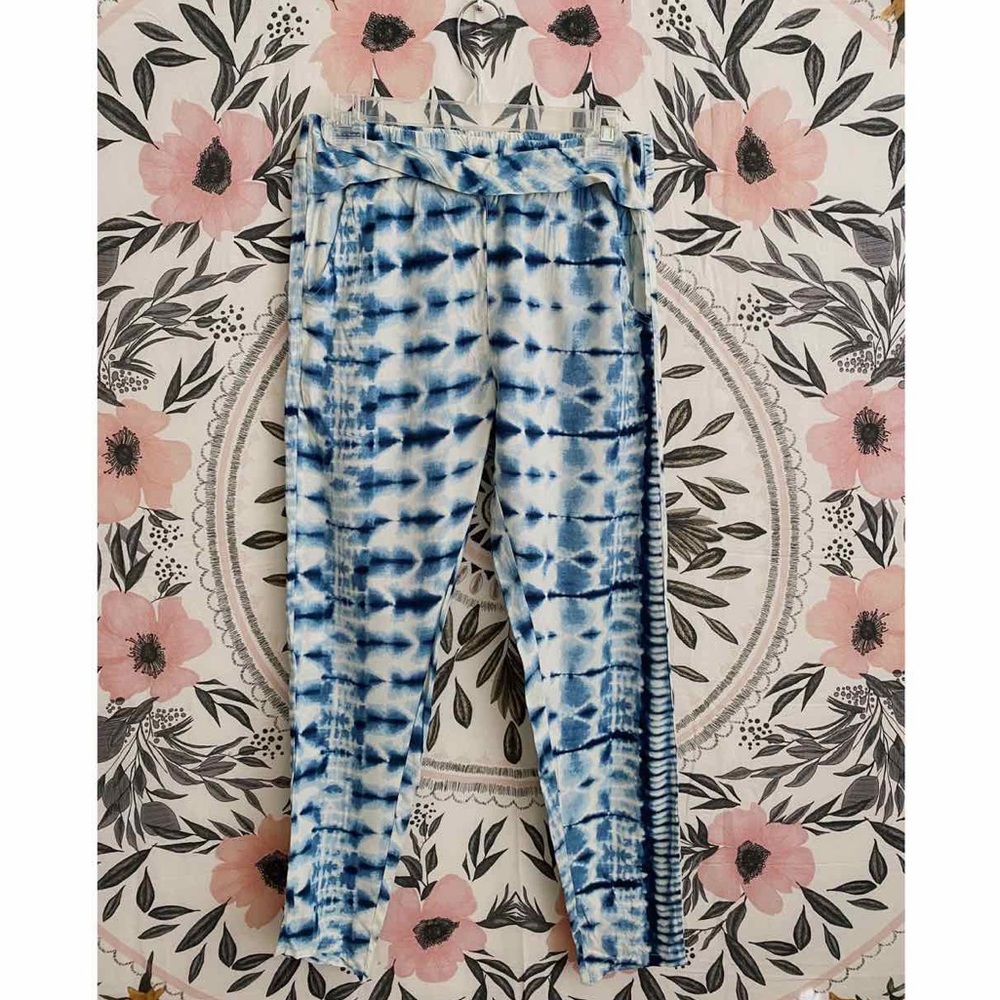 Billabong | Blue tie-dye crop pant | Size Small